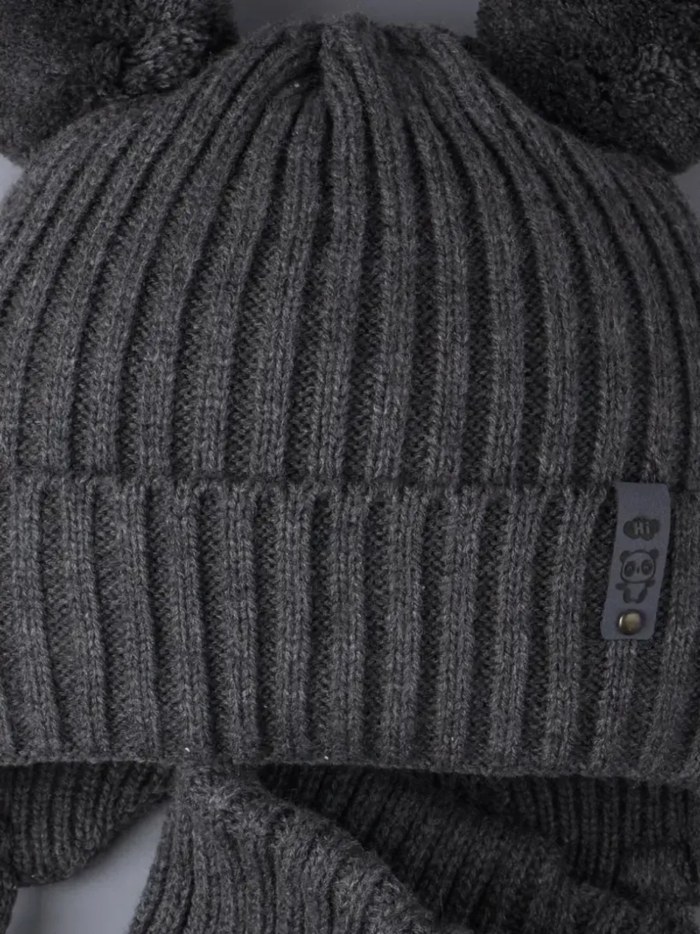 Шапка для мальчика со снудом осенняя