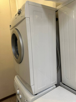 Стиральная машина Samsung WF7358S7V/YLP б/у фронтальная 3.5 кг до 800 об/мин