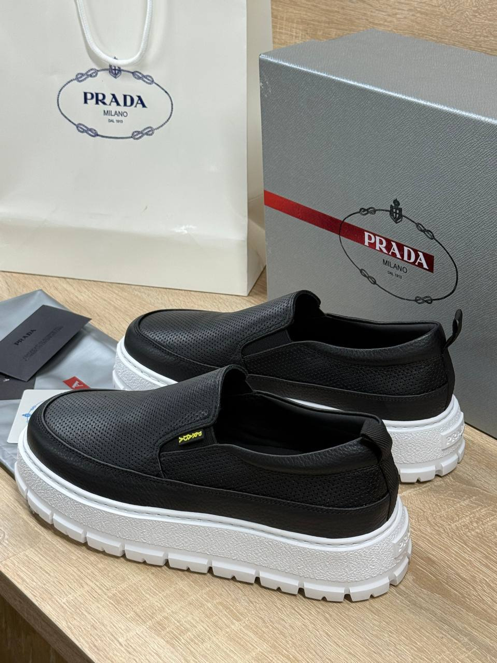 Слипоны Prada