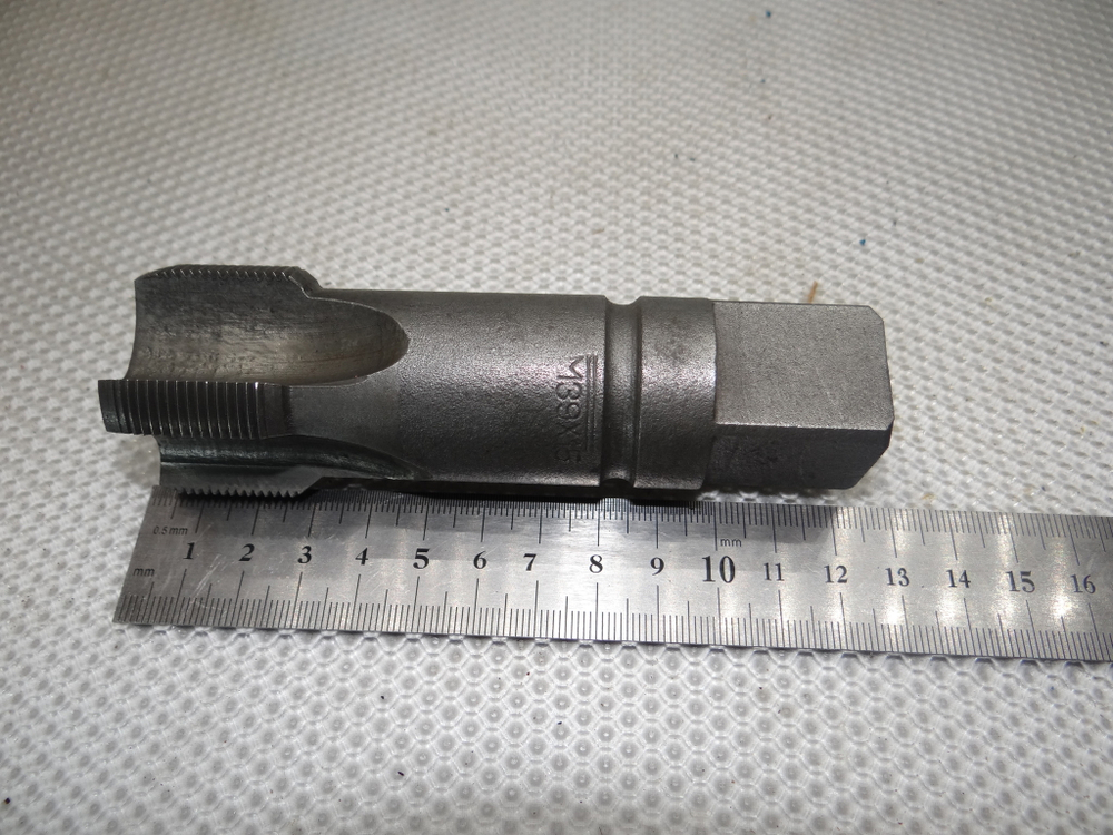 Метчик м/р правый М39×1,5 №2 Р18