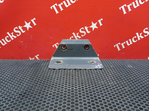 Кронштейн подушки передней заднего моста 2018г