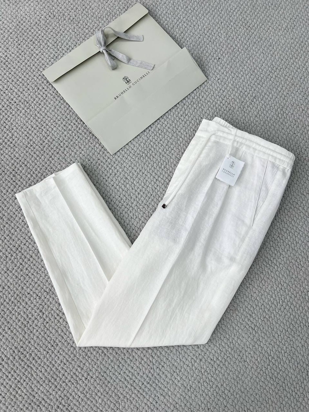 Льняной костюм Brunello Cucinelli