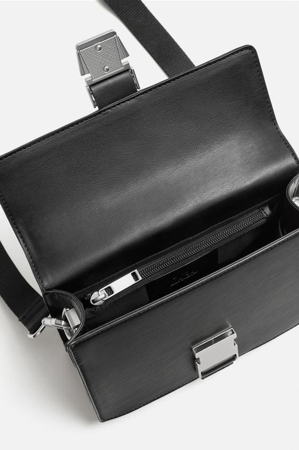 ZARA СУМКА С МЕТАЛЛИЧЕСКОЙ ПРЯЖКОЙ, ЧЕРНЫЙ