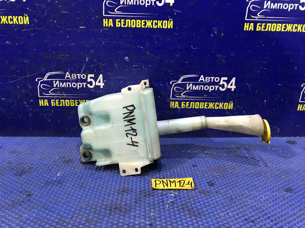 Бачок омывателя NISSAN LIBERTY 1998