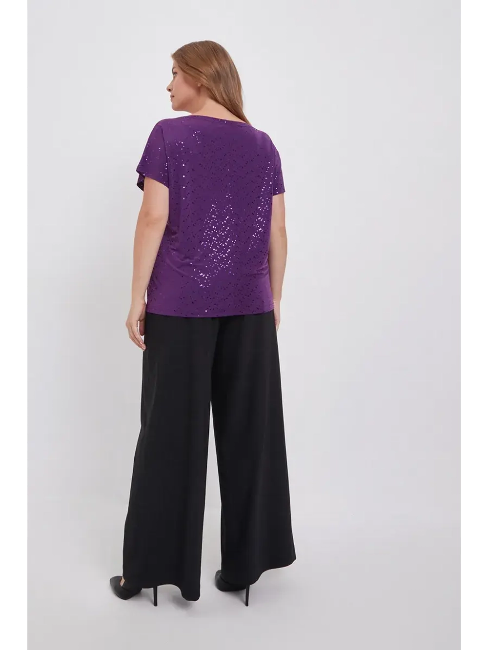 Блузка с пайетками короткий рукав