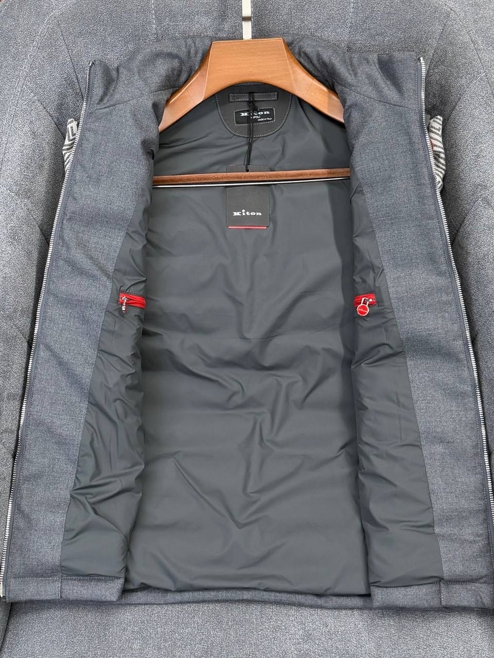 Пуховый жилет Kiton