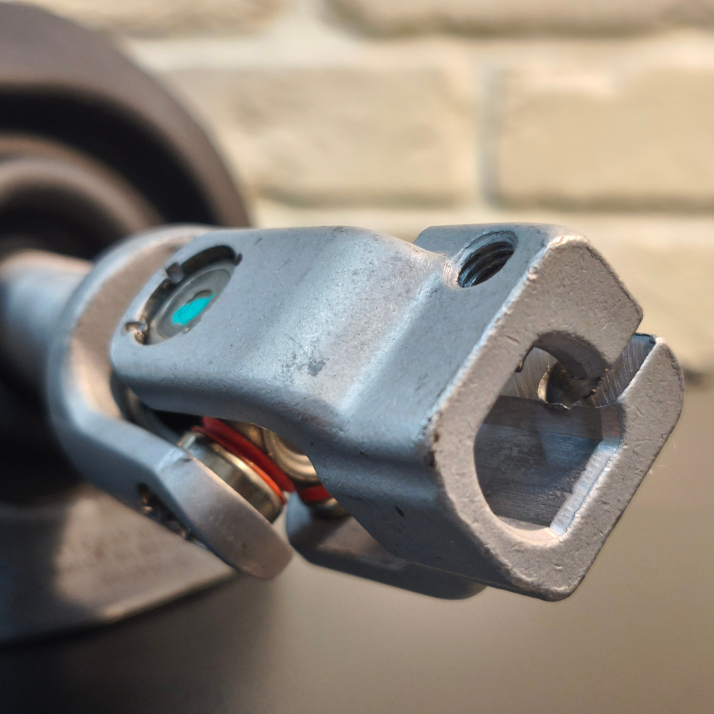 Кардан рулевой нижний Audi A4 B8