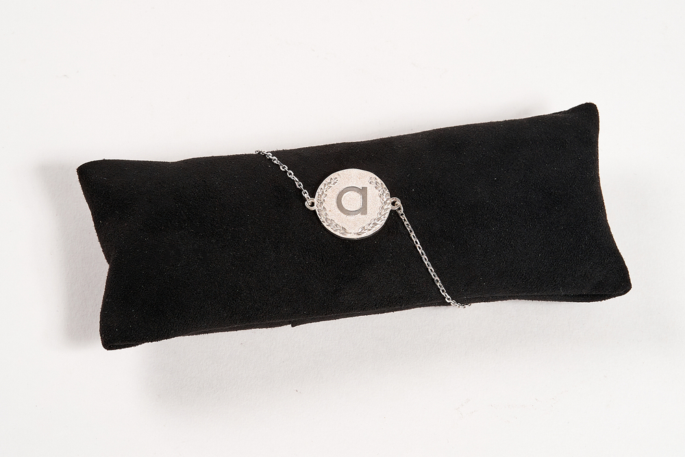 Браслет с подвеской