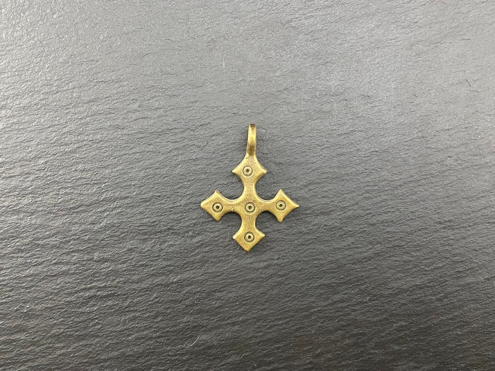 Крест. Эстония. Тарту 9-11 в.