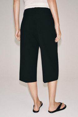 ZARA ПРЯМЫЕ ШОРТЫ С ЗАЩИПАМИ — ZW COLLECTION, ЧЕРНЫЙ
