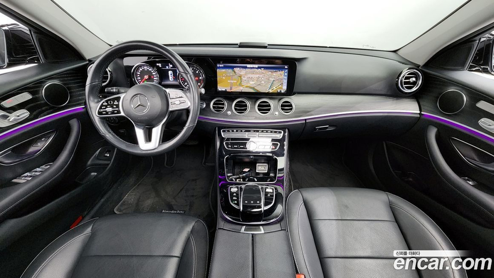 Mercedes-Benz E-Class W213 E220d Avangarde (10.2019)