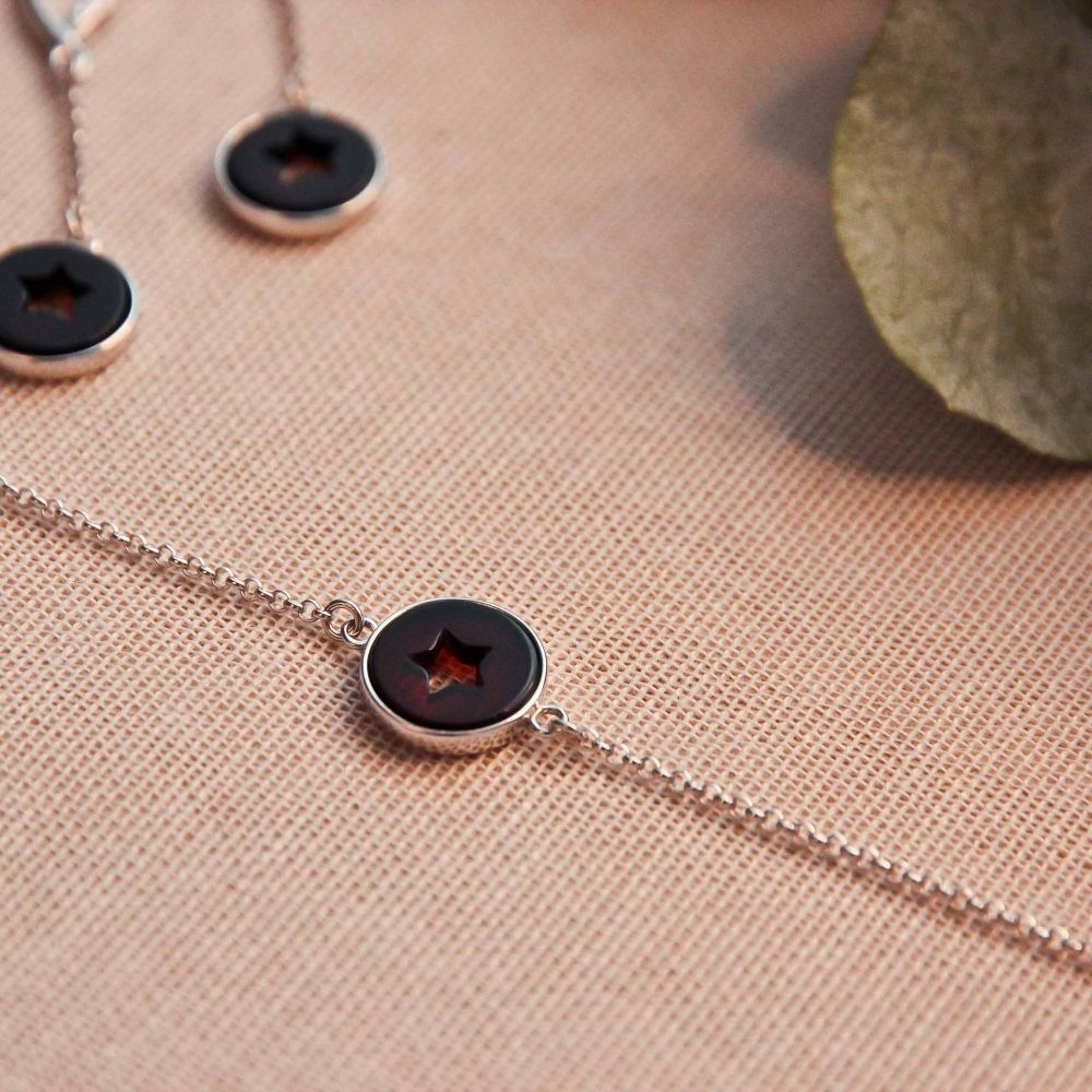 Браслет Звезда с вишневым янтарем