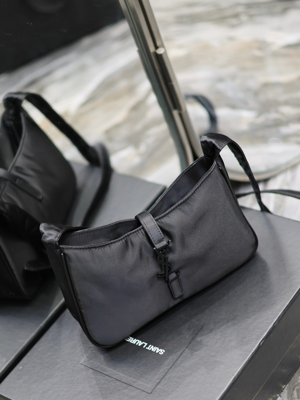 Saint Laurent Le 5 à 7 Hobo Bag