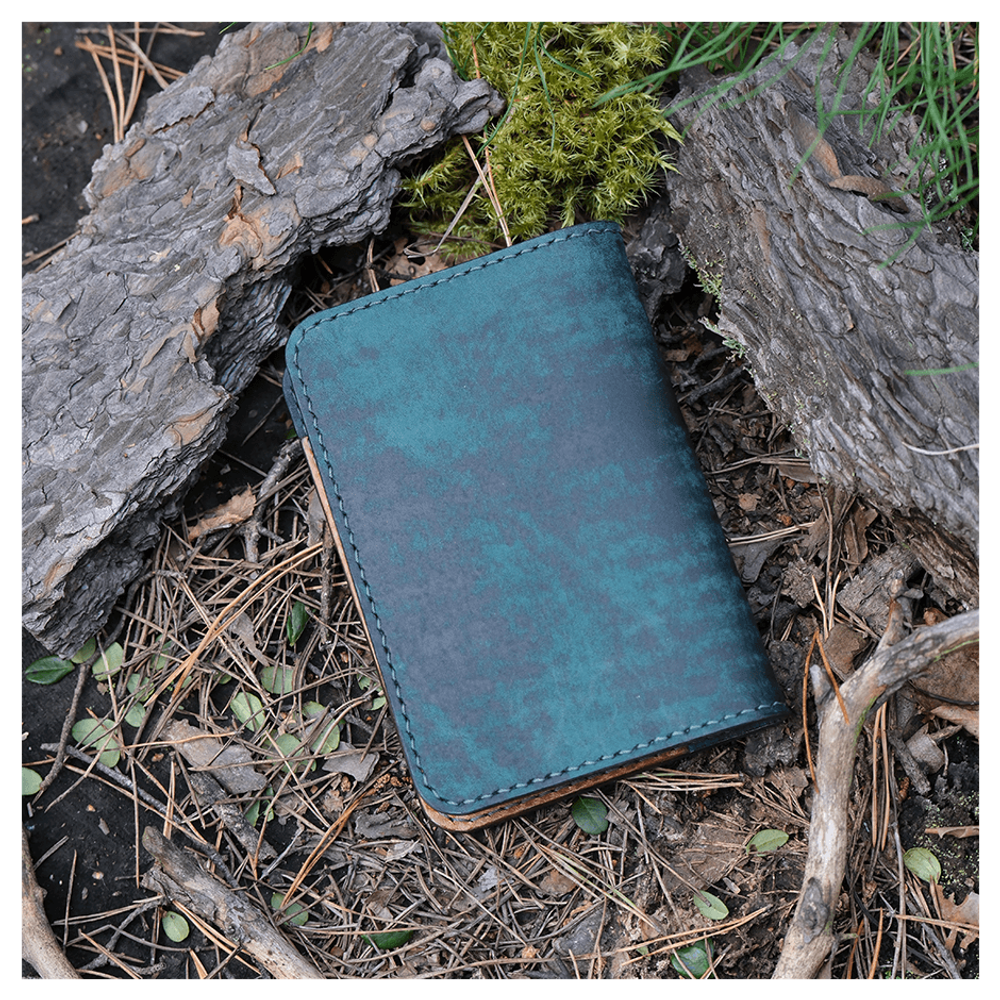 Кожаная обложка на паспорт «Шаманка»