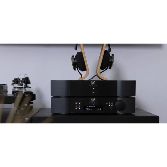 Moon by Simaudio 390 Black