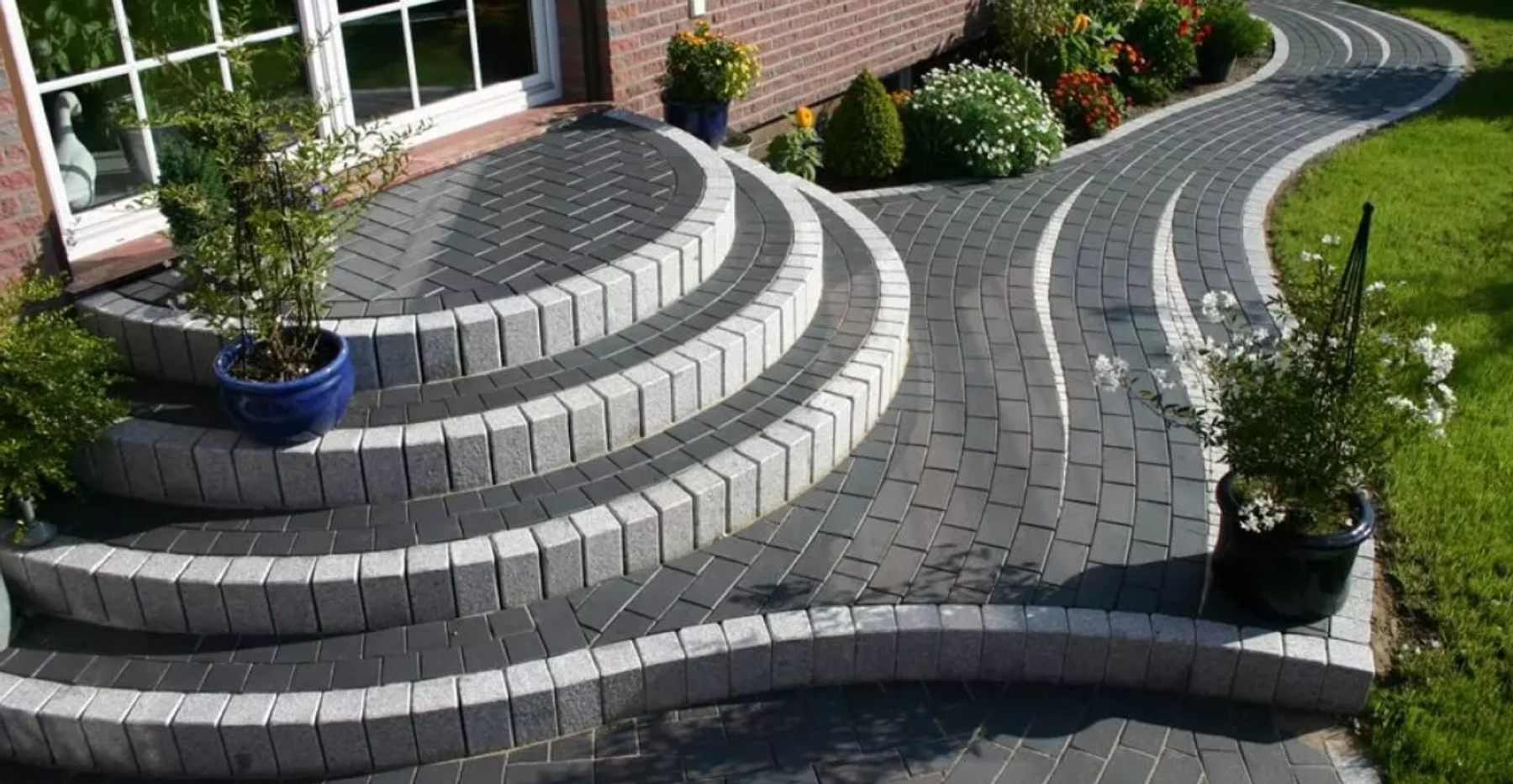 Тротуарная плитка для крыльца: какую выбрать, чтобы не скользила зимой