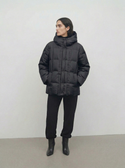 Легкая пуховая куртка