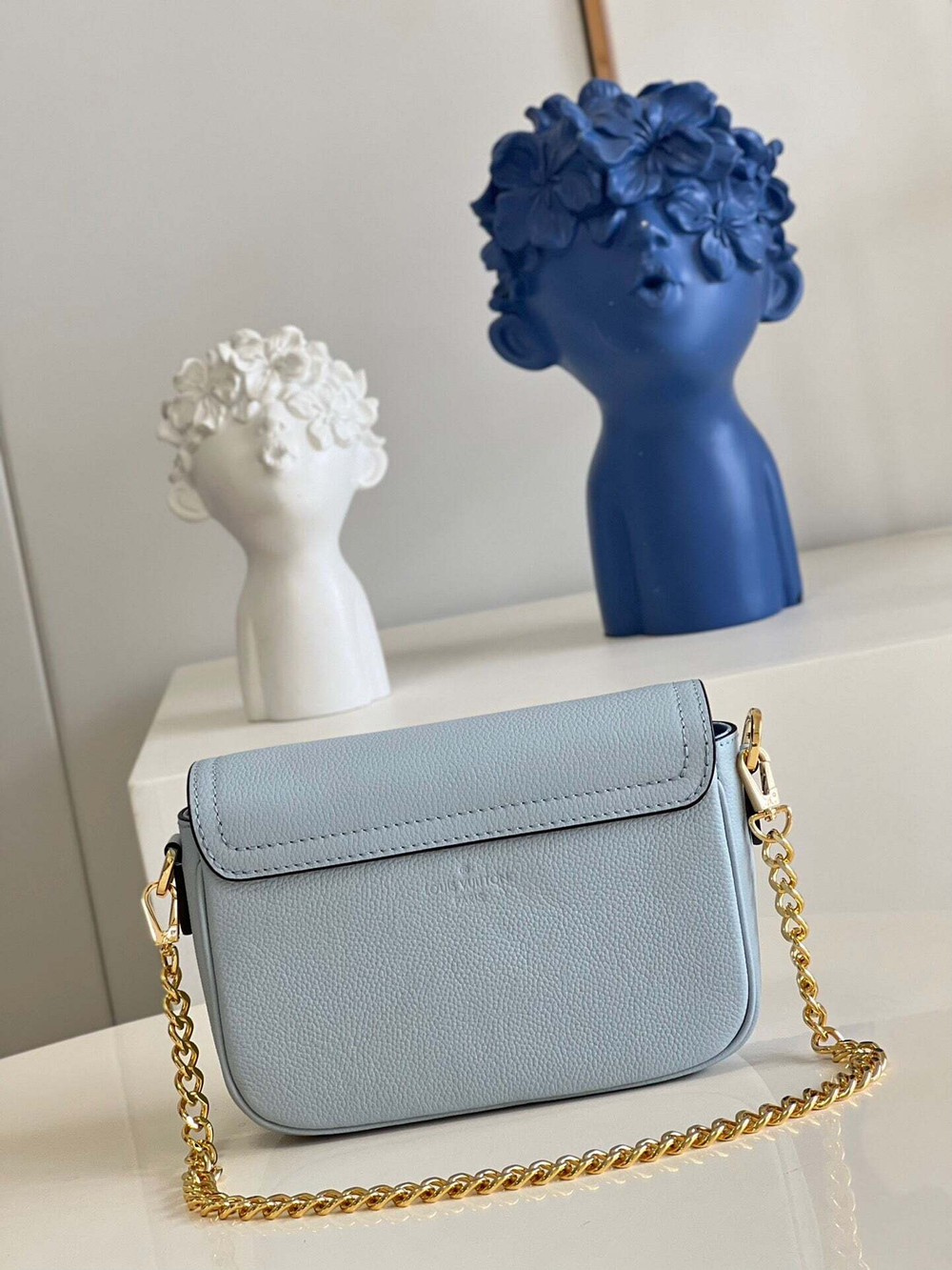 Louis Vuitton Lockme Tender