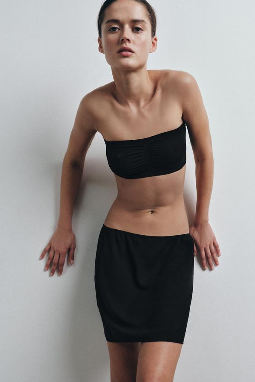 ZARA МИНИ-ЮБКА-ЧЕХОЛ, ЧЕРНЫЙ