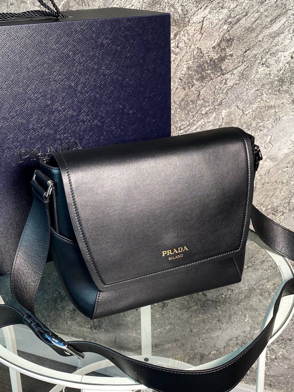 Сумка-мессенджер Prada