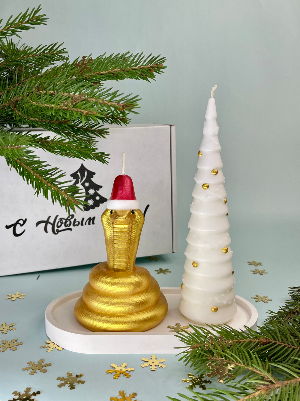 Подарочный набор фигурных свечей Limbon Candle Символ года Змея и елочка