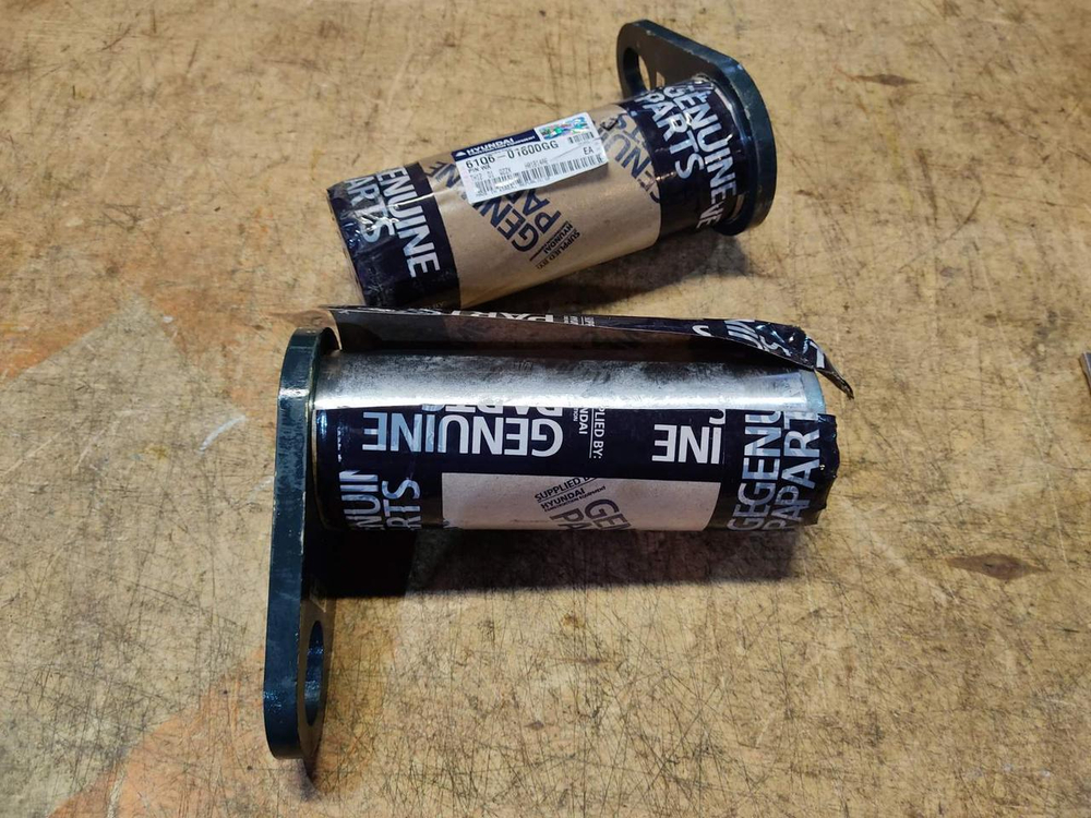 Палец 61Q6-01600