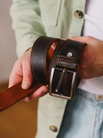 Ремень из натуральной кожи с пряжкой, подарочный