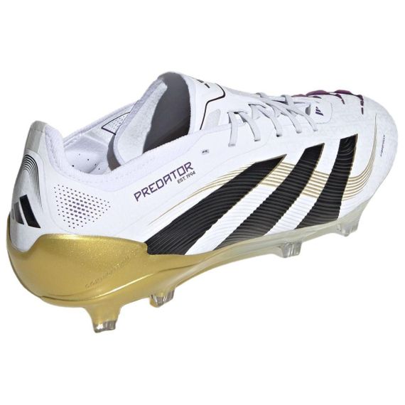 Элитные бутсы Adidas PREDATOR от Adidas PREDATOR - это низкие белые черные сапоги от Adidas PREDATOR .
