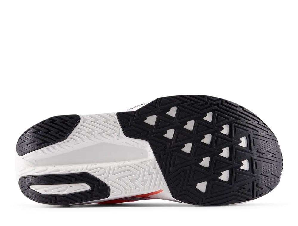 Кроссовки для бега женские New Balance FuelCell Rebel v5 W Кораллово-оранжевые
