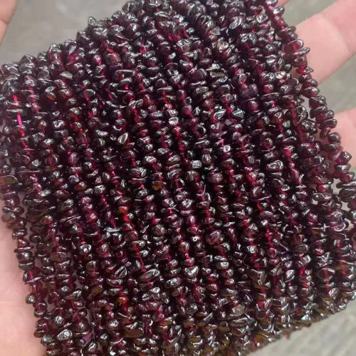 Гранат бусины крошка 5-8 мм, на нитке 80 см