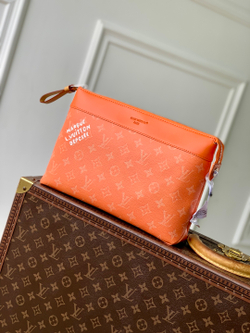 Louis Vuitton Pochette Voyage Souple