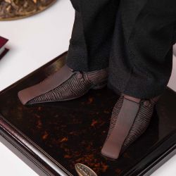 Кукла коллекционная Бульдог Джон Стюарт Милль