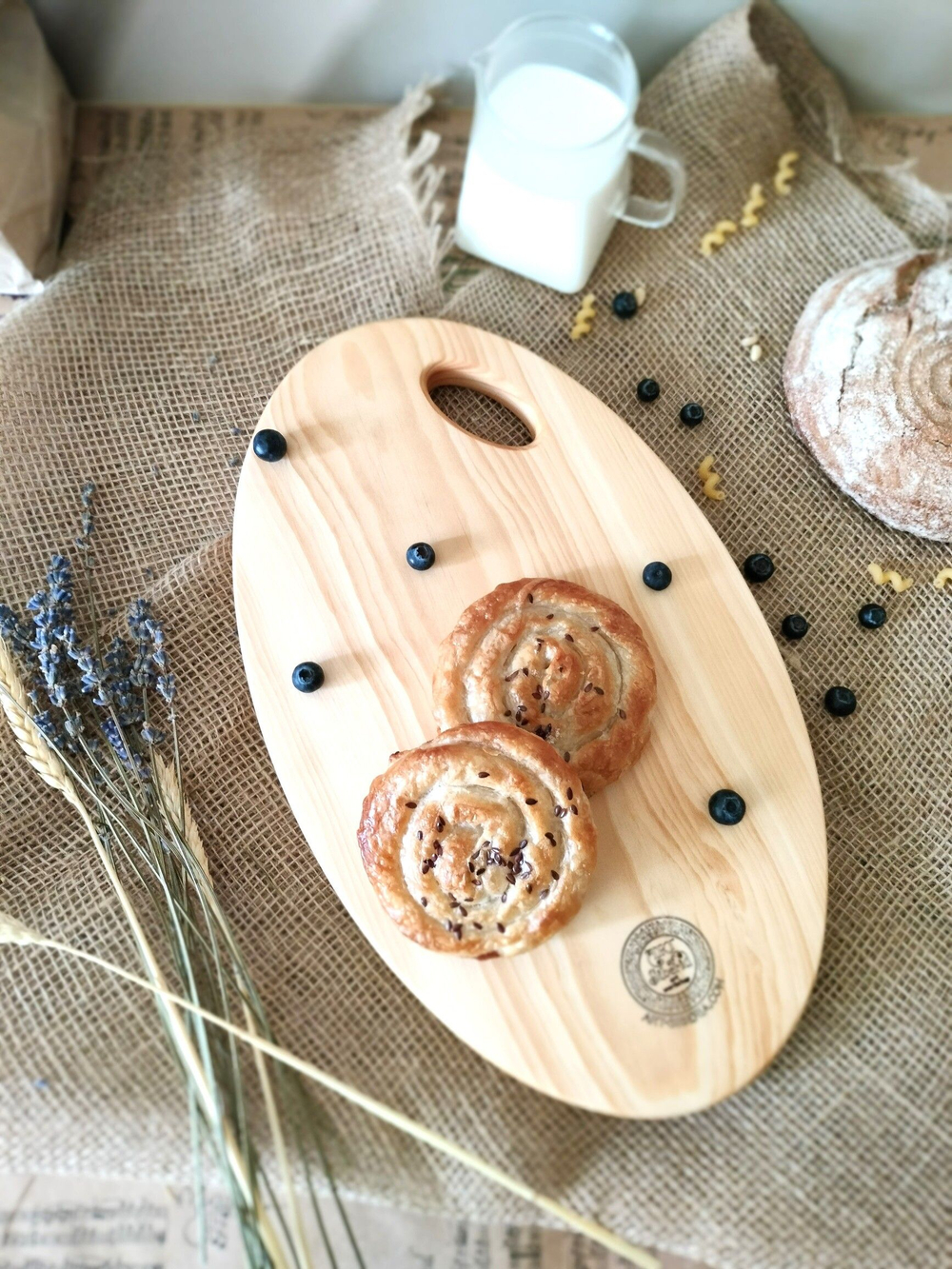 Доска разделочная из дерева сервировочная