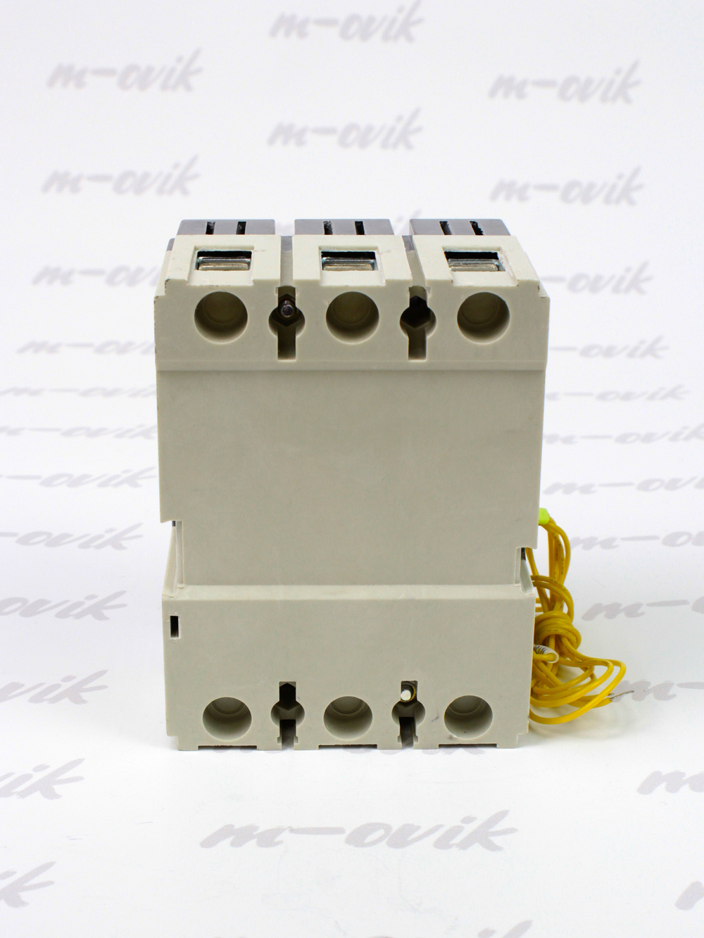 CB3422000001_03