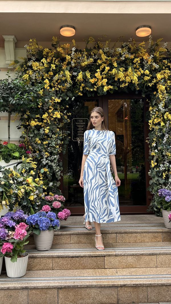 ГОЛУБОЕ ПЛАТЬЕ С ПРИНТОМ ЗЕБРА