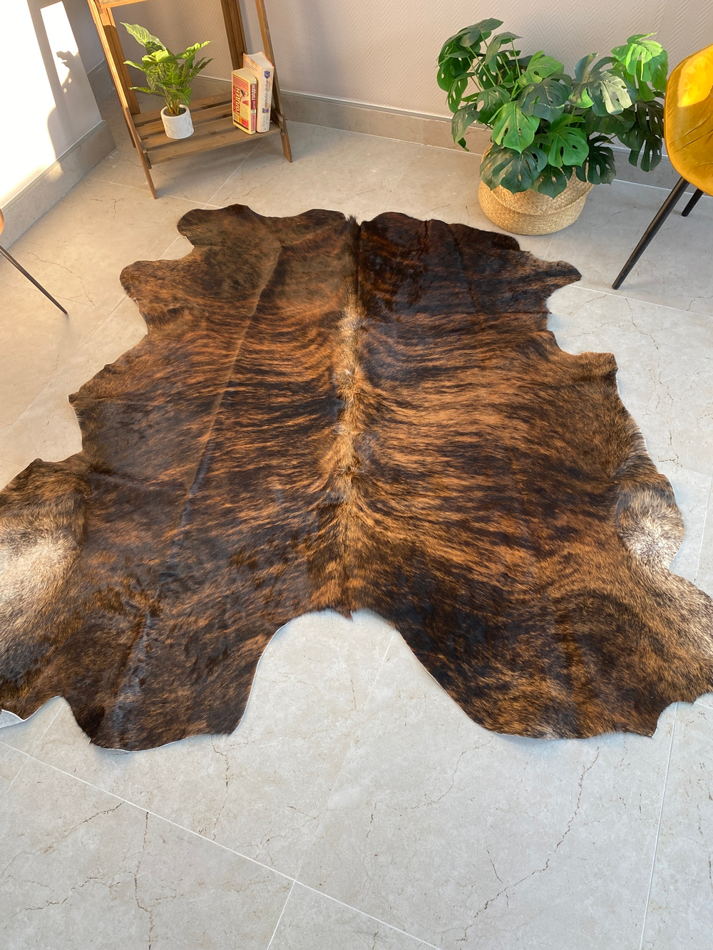 Коровья шкура на пол натуральная. 200 х 180 см
