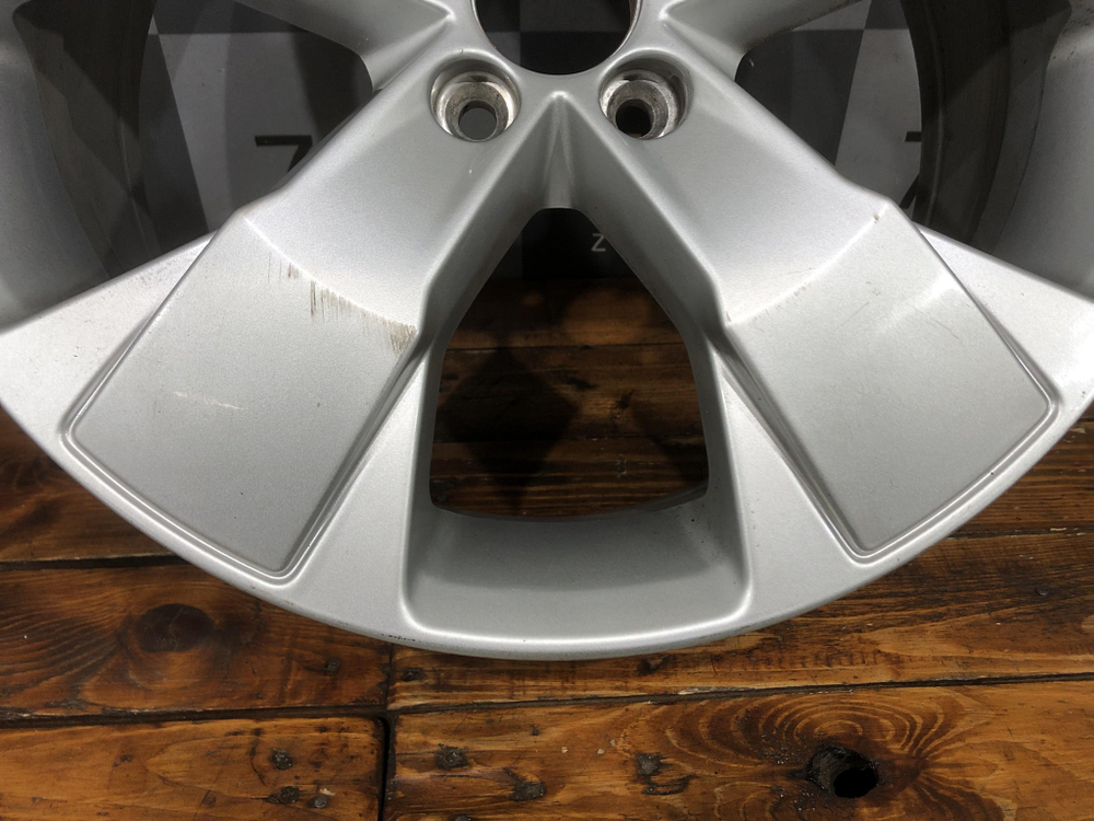 Диск литой R18 Volvo XC40 17-нв Б/У Оригинал 32209247