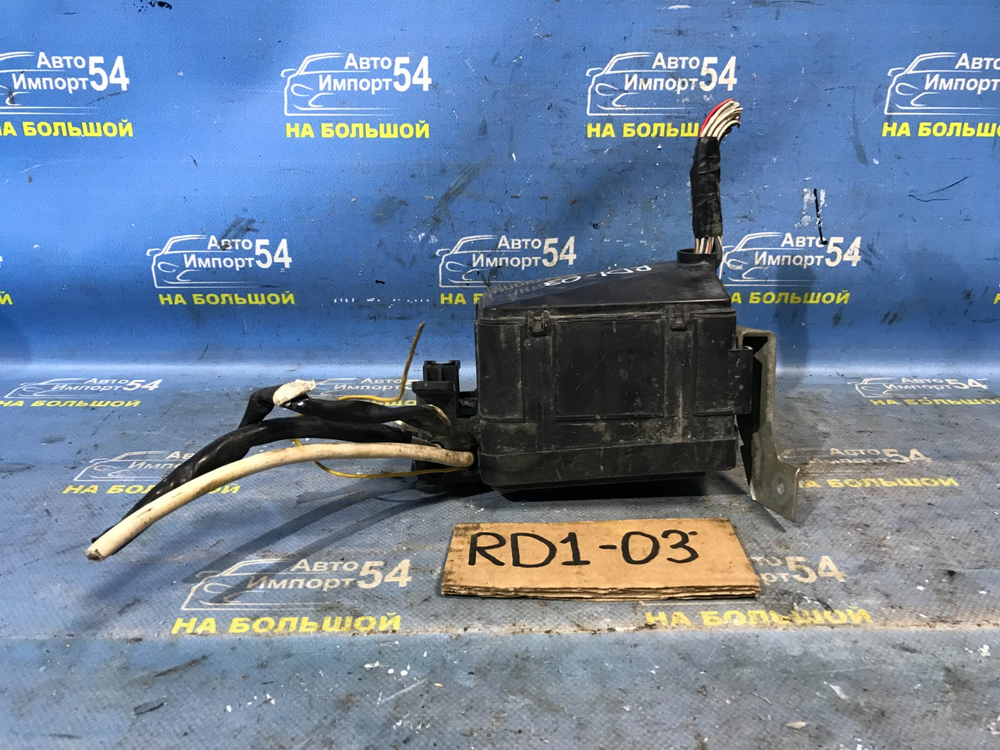 Блок предохранителей подкапотный Honda CRV 1997