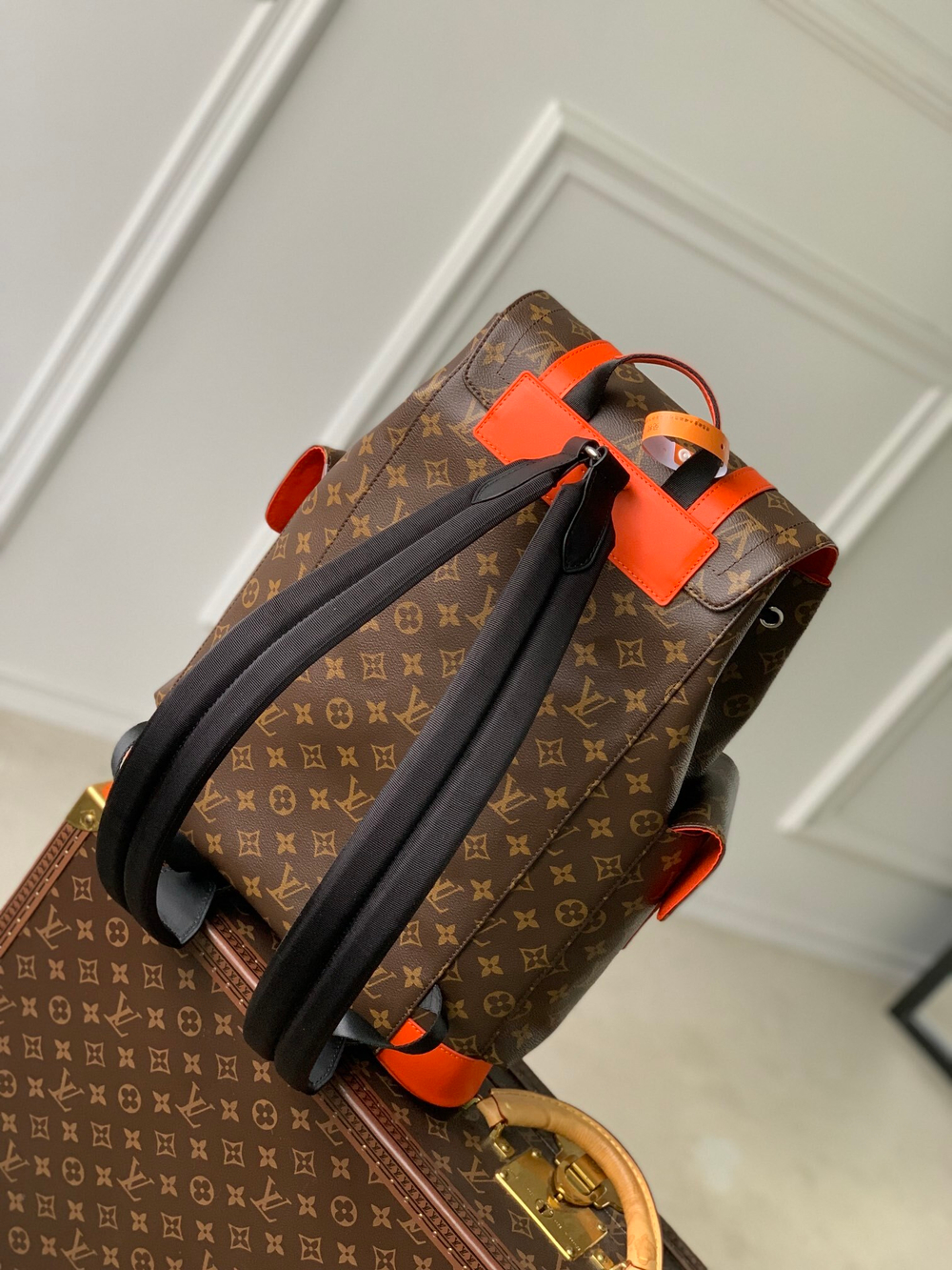 Louis Vuitton Christopher MM