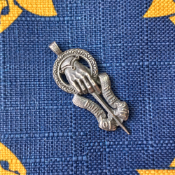 Подвеска. Десница короля. Hand of kings