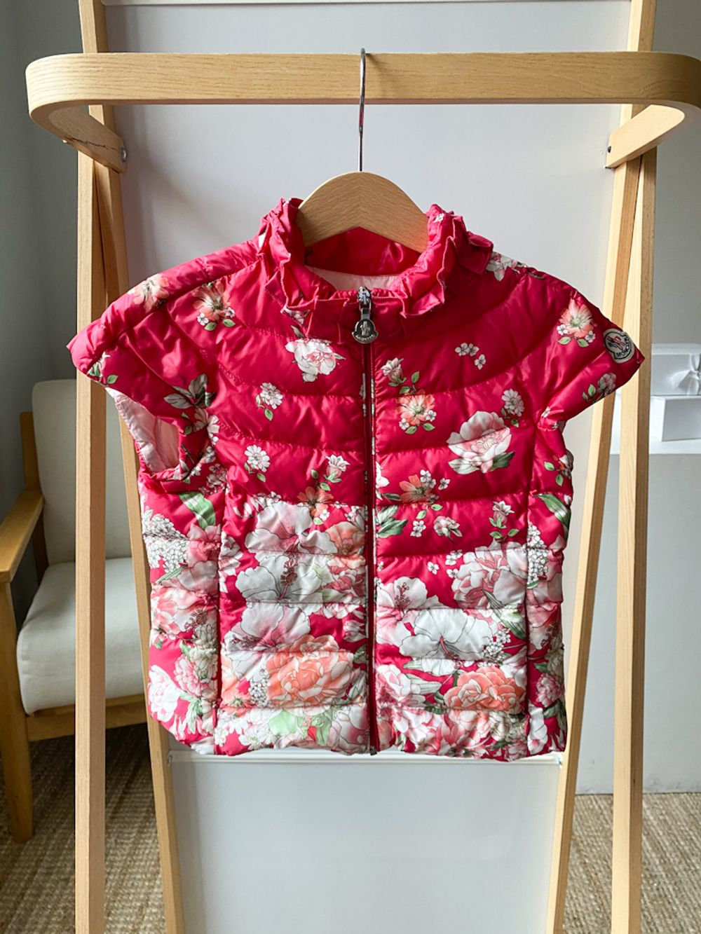 Пуховый жилет Moncler, 104