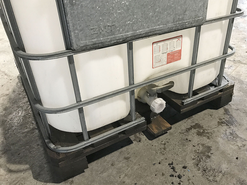 Мини АЗС Еврокуб комплектация: топливозаправочная колонка ST Panther 56 K33 со счетчиком, бак 1000л, крепеж и соединия (НОВАЯ ЕМКОСТЬ) Полимер-Групп БелАК 1000 л. прямоугольная (1650x1200x1200см;) - арт.559134