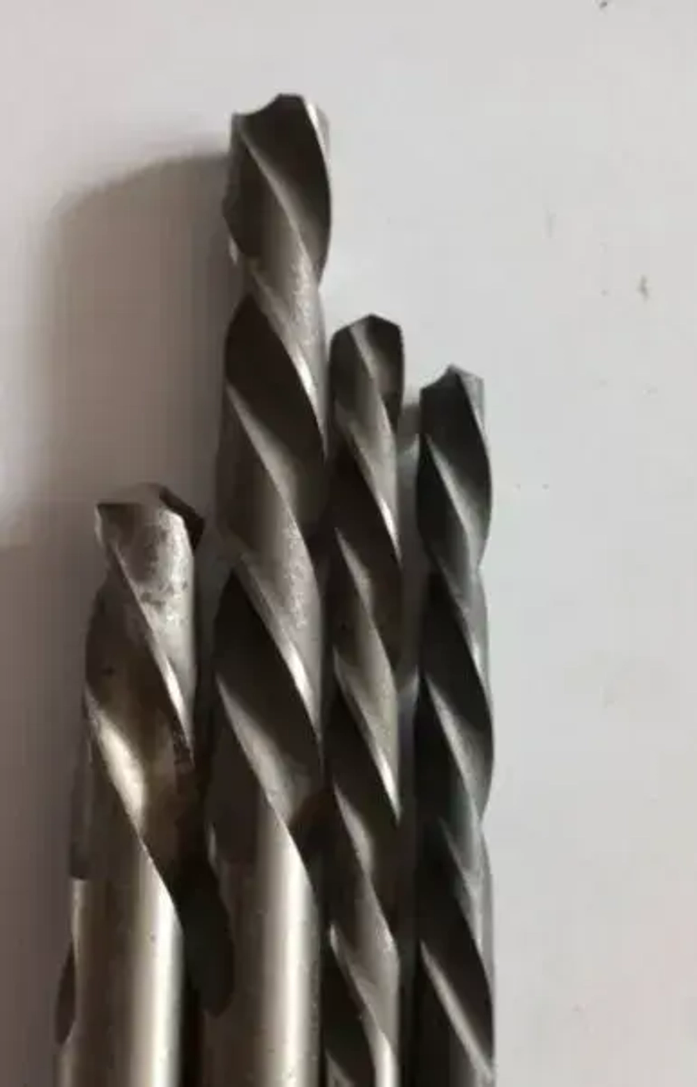 Сверло по металлу 5.2 мм левого вращения быстрорежущая сталь Р6М5 цилиндрический хвостовик ГОСТ СССР (средняя серия)