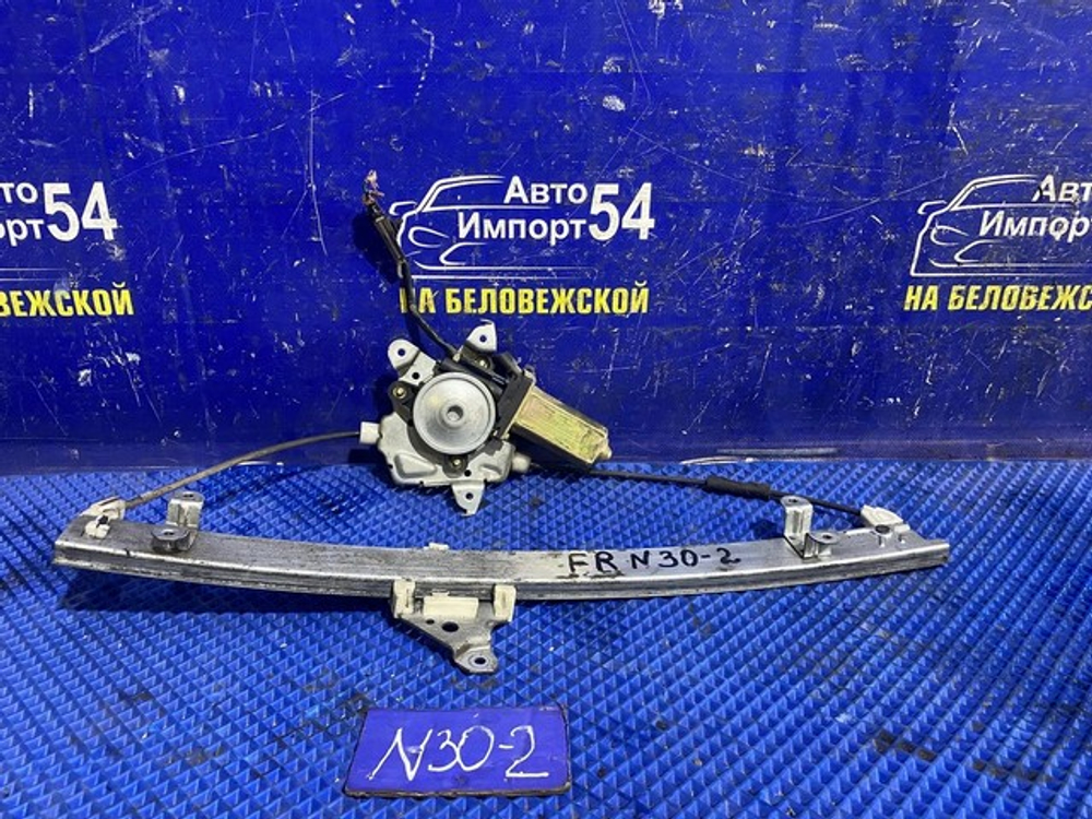 Стеклоподъемник передний правый NISSAN R'NESSA 1997