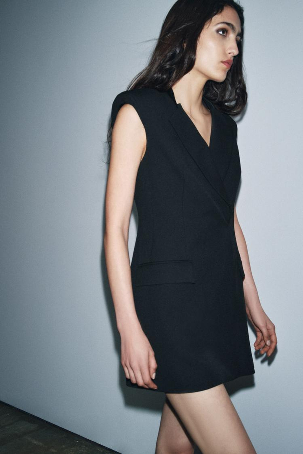 ZARA КОРОТКОЕ ПЛАТЬЕ С ПОДПЛЕЧНИКАМИ — ZW COLLECTION LIMITED EDITION, ЧЕРНЫЙ