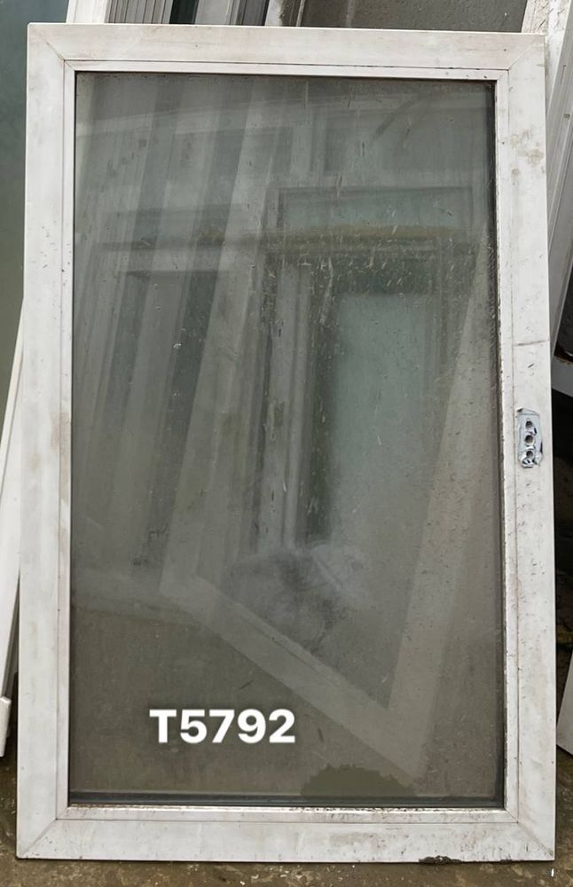 Створка Пластиковая Б/У 122(в) х 80(ш)