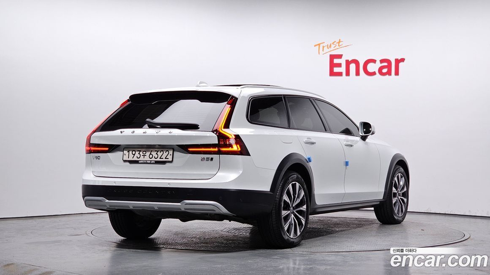 Volvo V90 Cross Country B5 Ultimate AWD (05.2023)