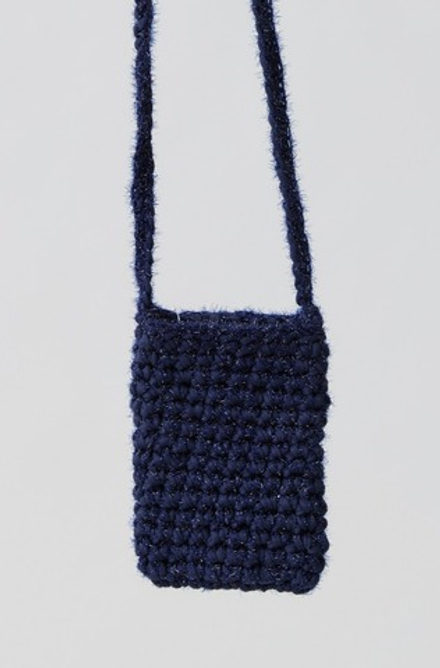 Новогодняя вязаная сумочка синего цвета