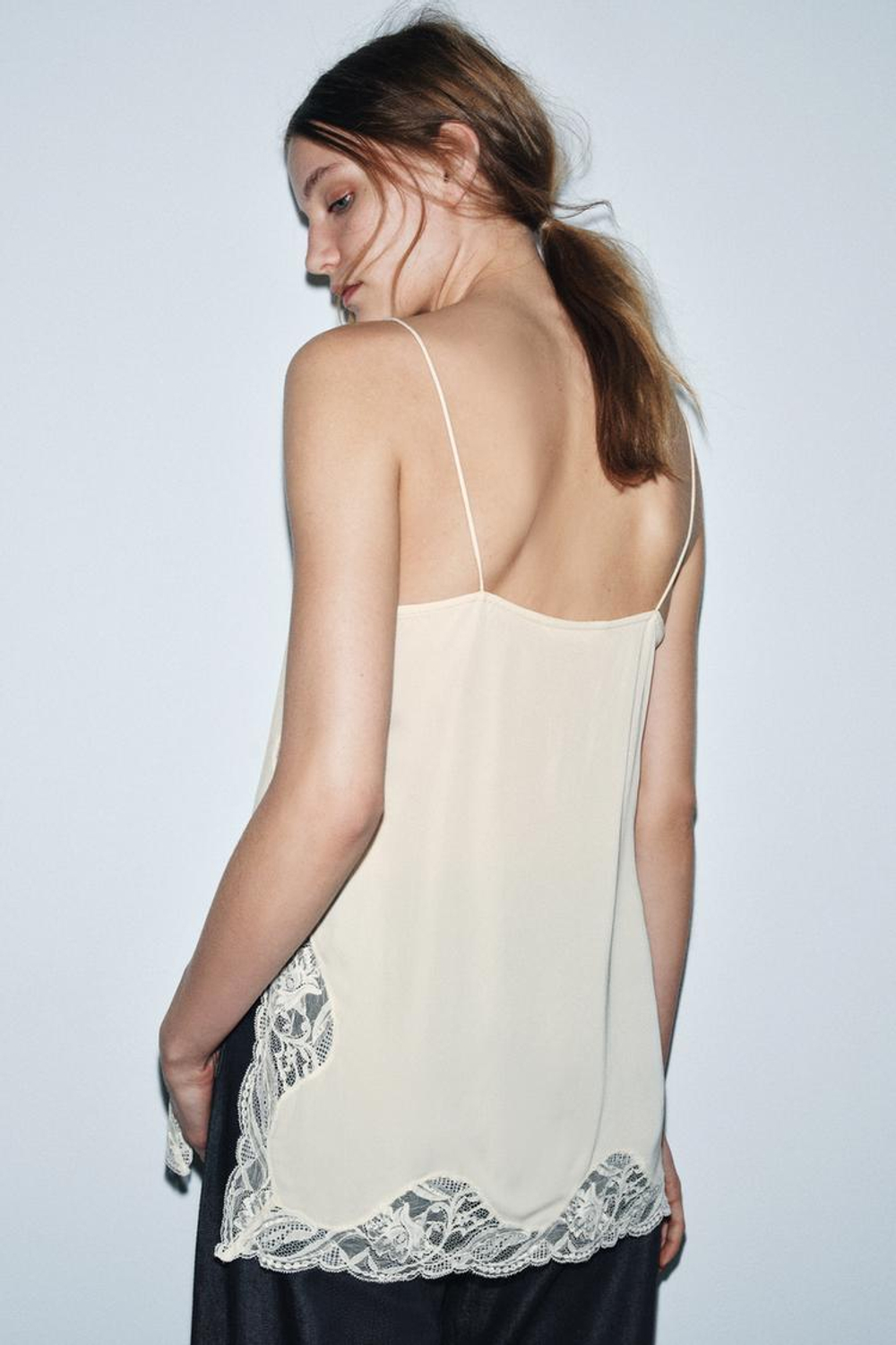 ZARA ТОП В БЕЛЬЕВОМ СТИЛЕ С КРУЖЕВОМ — ZW COLLECTION, ЭКРЮ