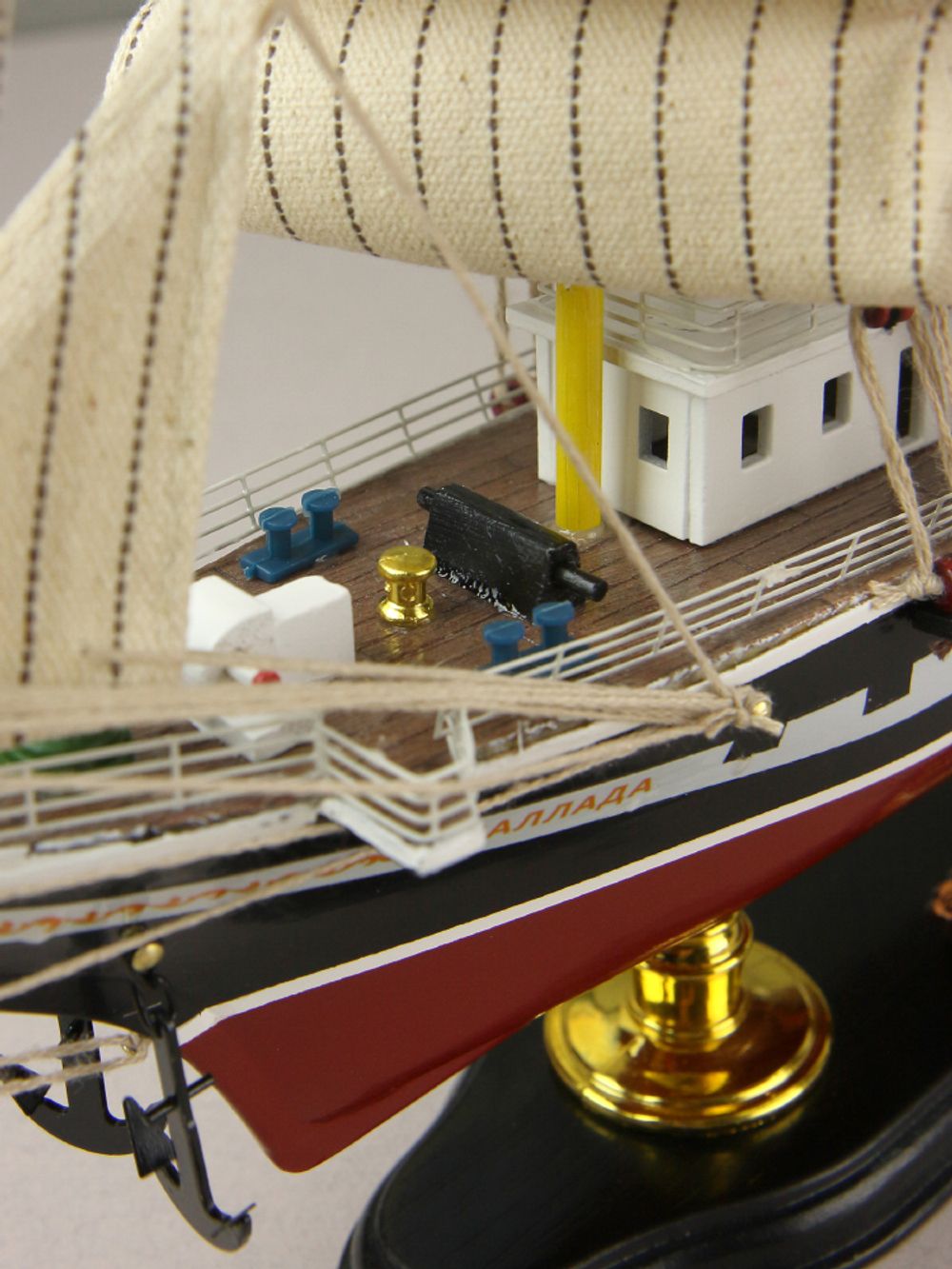 Meteor Lights Модель парусника Паллада, 52 см